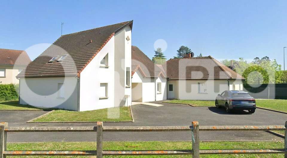 Bureau de 226m² à louer à Domérat