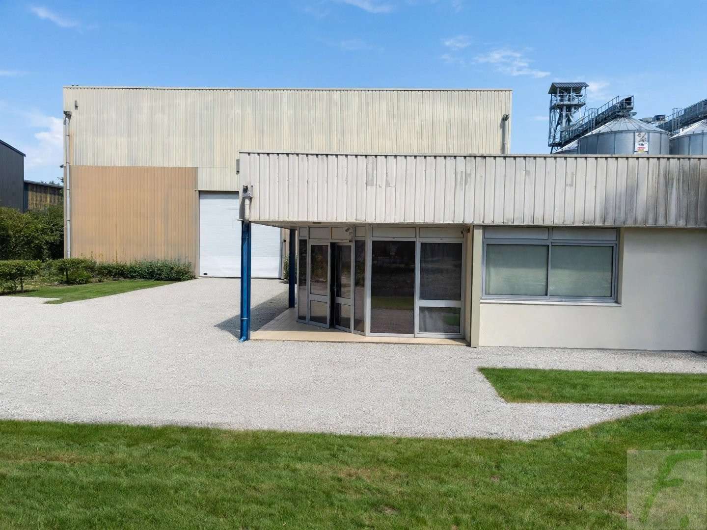 Local industriel à vendre à 20 km de Grenoble