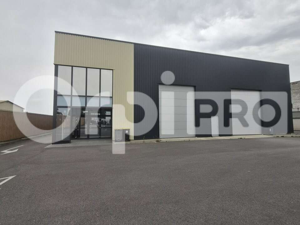 Loue local d'activité 1300m² à Reims prox centre