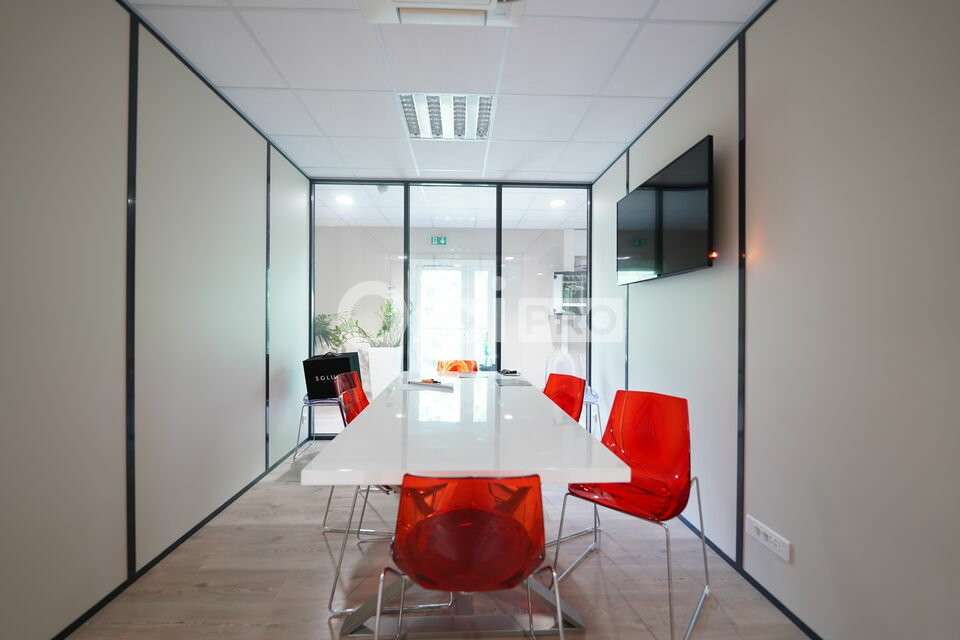 Bureaux à louer 154m²  R+1 à Thurins