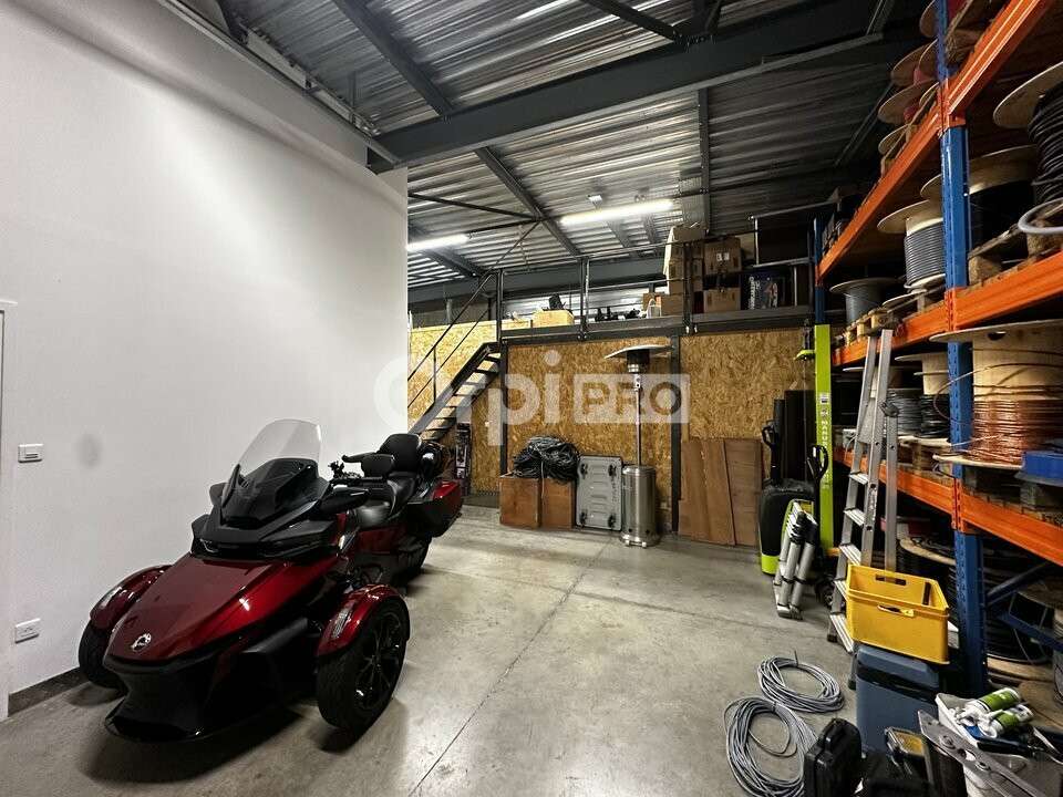 Local d'activité à vendre 307m² à Mornant