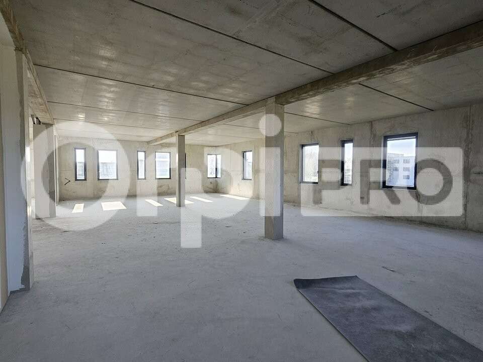A louer bureaux 129.9m² R+1 à Tinqueux