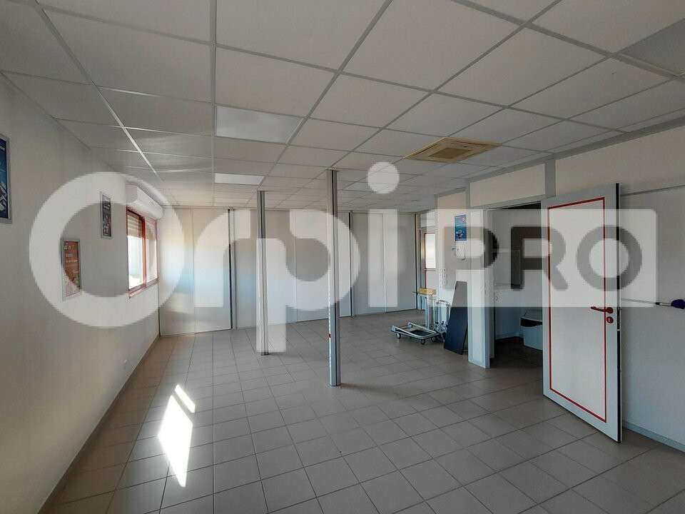 A Louer bureau 130m² zone de Villejames à Guérande