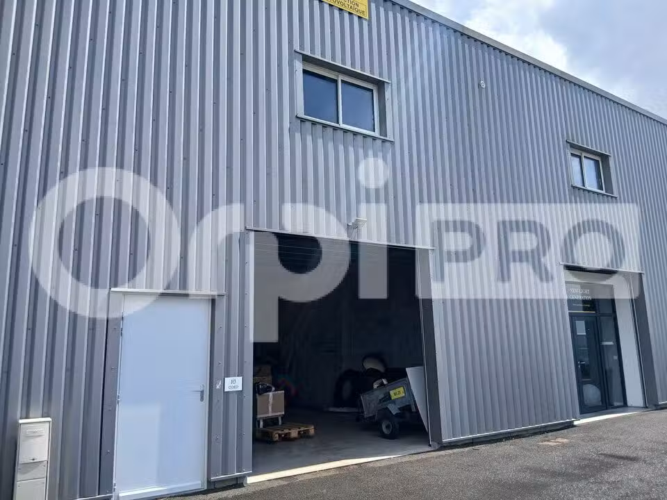 Local d'activité 145m² à louer ZAC de Castries