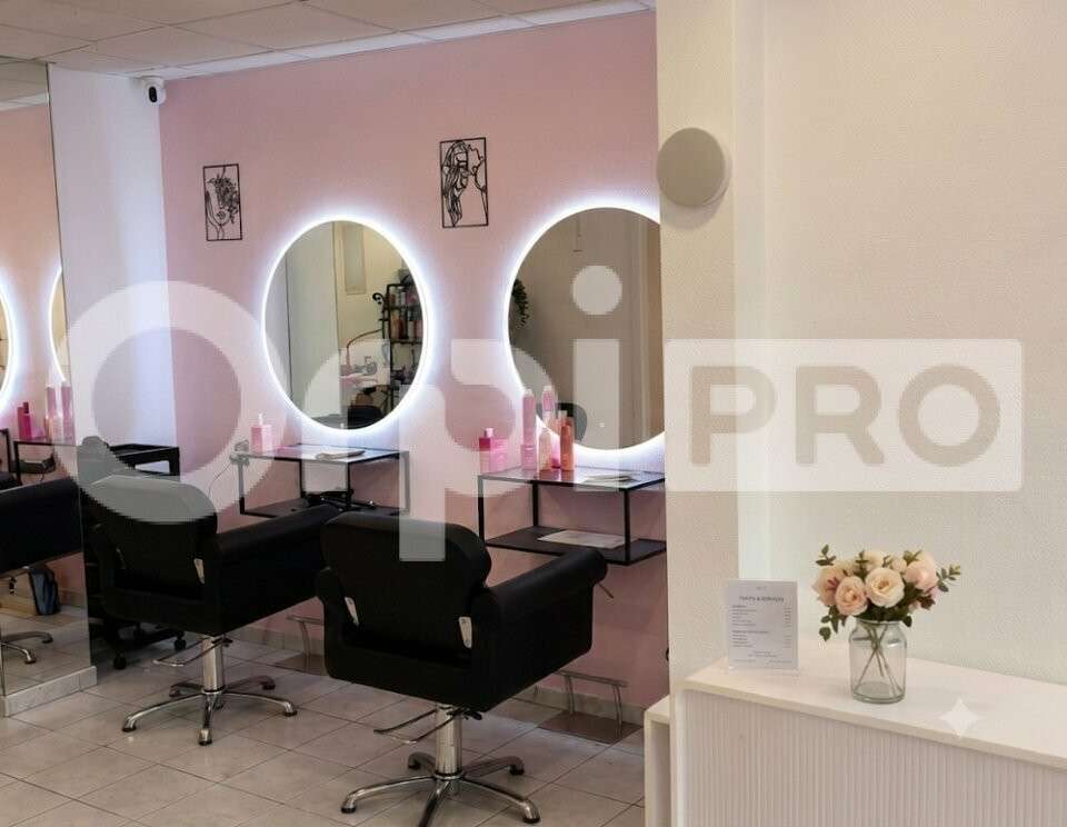 AV FDC salon de coiffure 65m² à Cuise-la-Motte