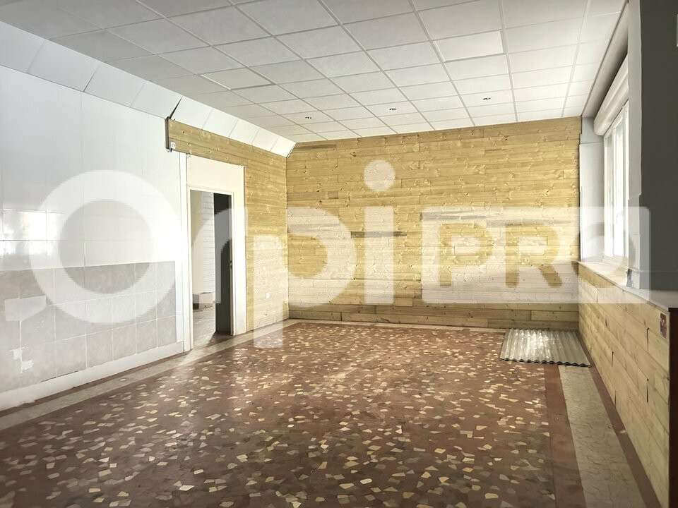 Local professionnel de 250m² à louer à Limoges Sud