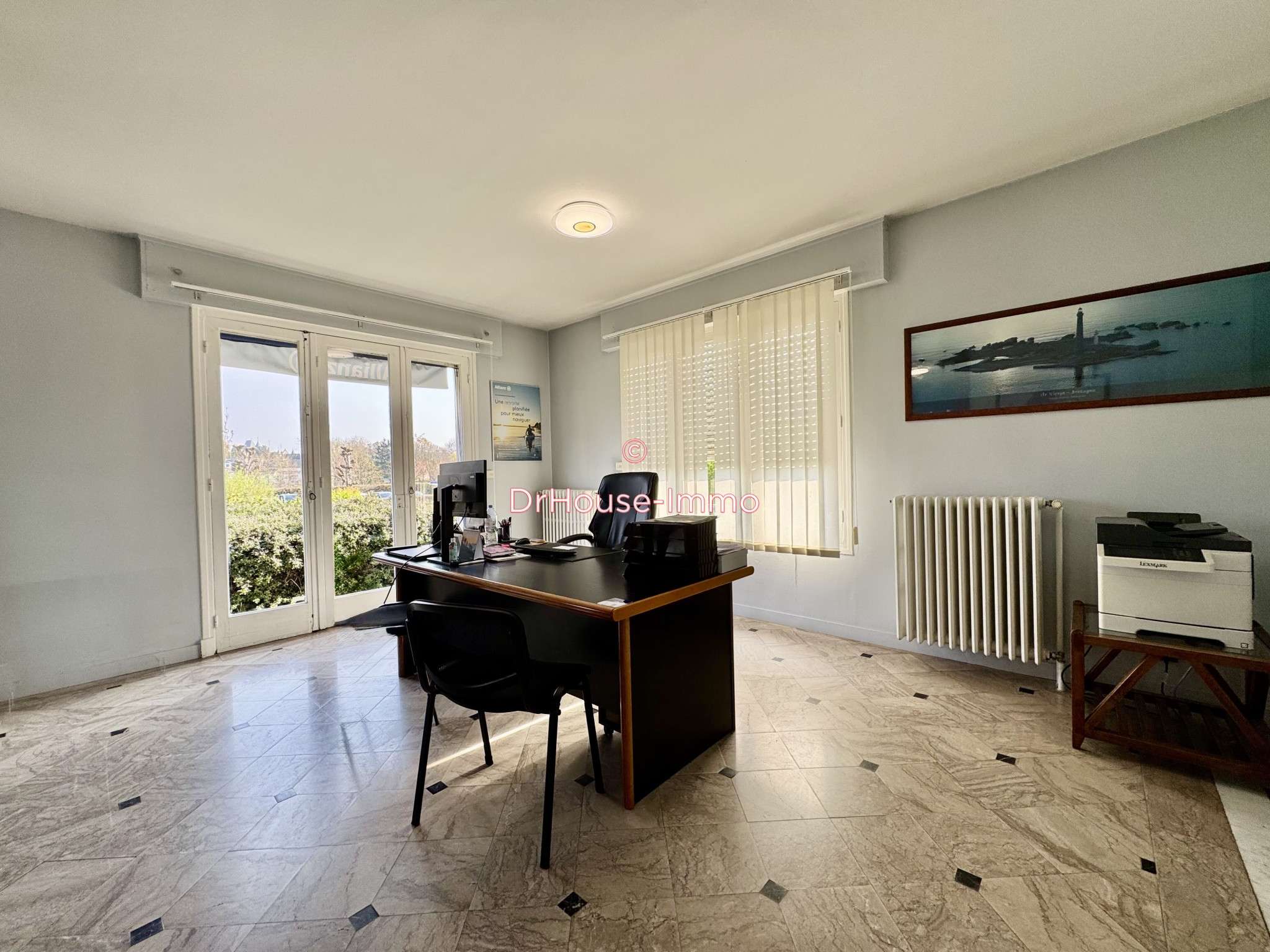 Vente locaux professionnels 190m² en RDC Compiègne