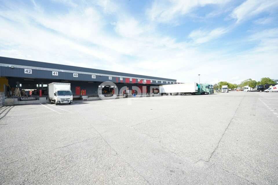 Location local d'activité 1867m² Corbas proche A7