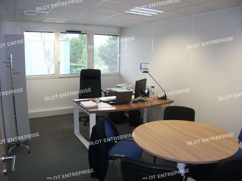 A louer bureaux 221m² + stationnements ST Grégoire