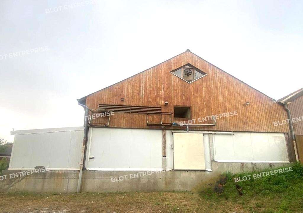 A vendre bâtiment artisanal de 300m² à Cancale