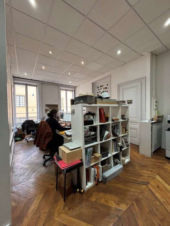 A louer beaux bureaux Lyon 2e Métro Hôtel de Ville