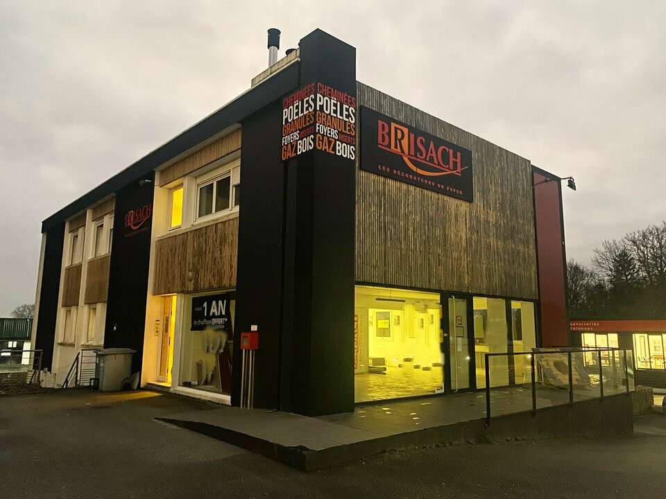 AV immeuble mixte 340m² accessibilité PMR Quimper 