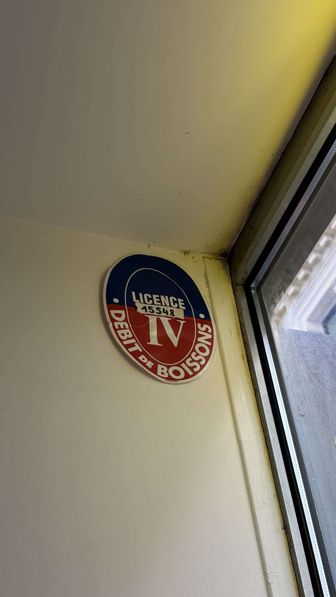 Vente restaurant bar licence 4 petit loyer à Paris