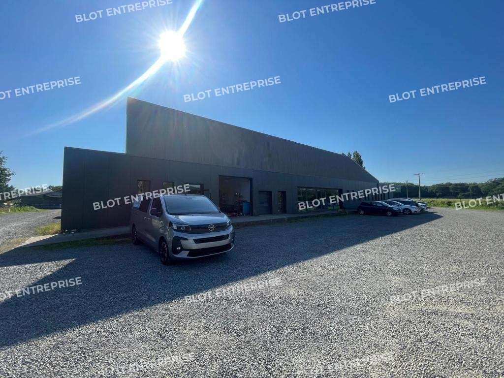 A louer local d'activités 290m² à Lamballe Poterie