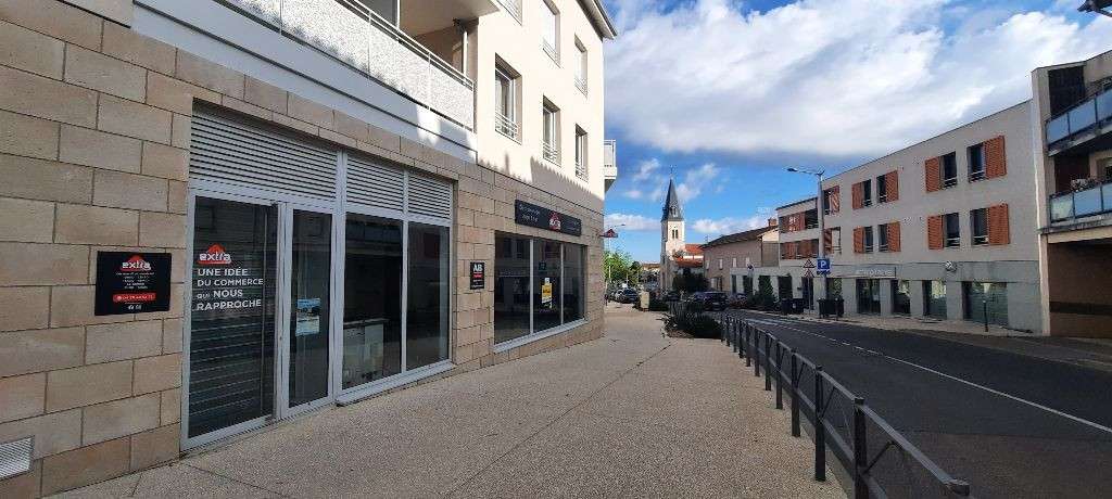 Local 93m² à louer à Marcy-l'Étoile