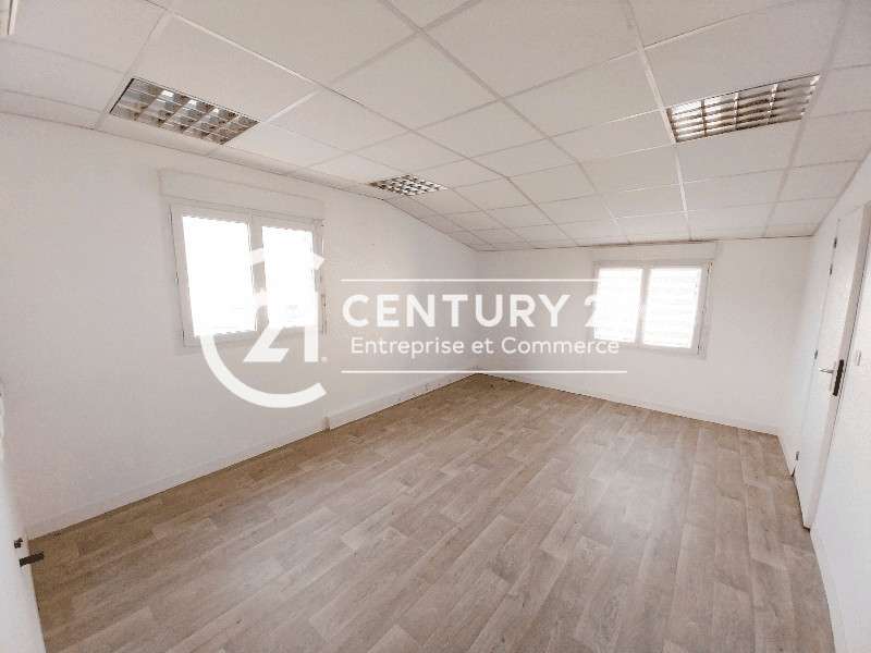 Vente plateau de bureaux 58m² R+1 à Saint-Lyphard