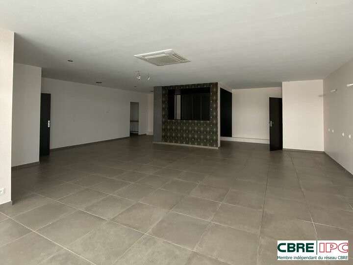 Location local commercial de 98m² à Anglet Busquet