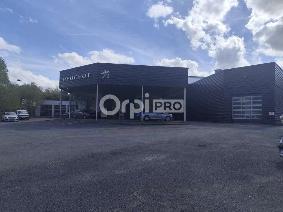 Ensemble immobilier de 1550m² à louer à Limoges 