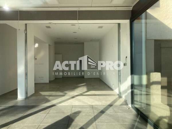 Vente local en front de mer à Canet-en-Roussillon