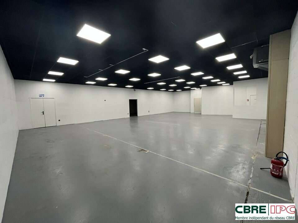 Location local 546m² à Anglet zone des Pontôts