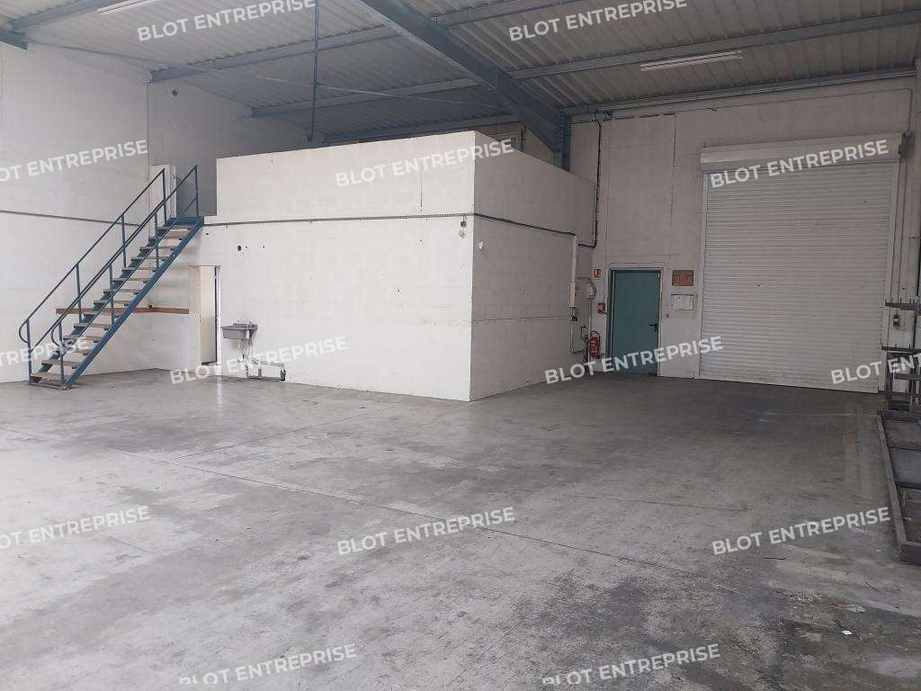 À LOUER - LOCAUX D'ACTIVITÉS - 787 M² - SAINTE LU