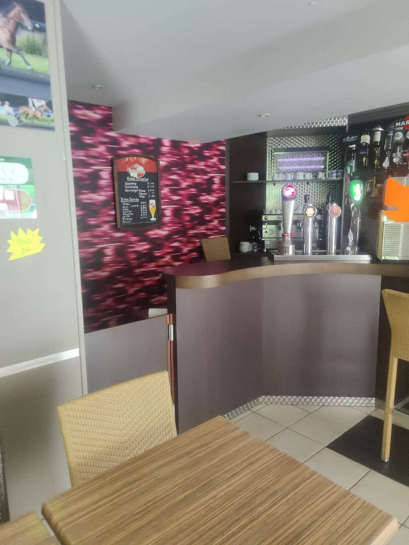 À vendre bar PMU en petite ville Chateau Gontier