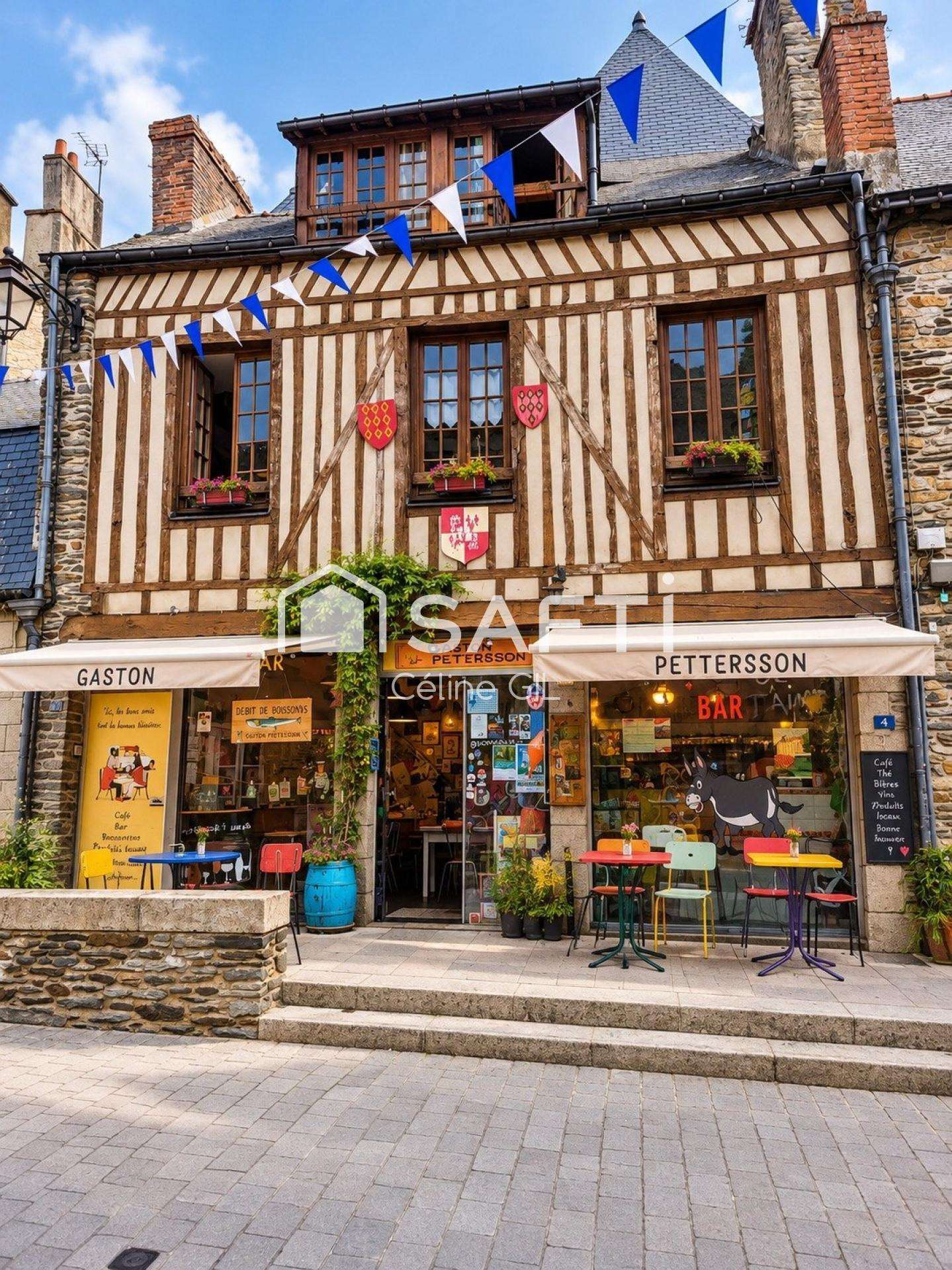 A vendre murs + fonds bar à Josselin centre