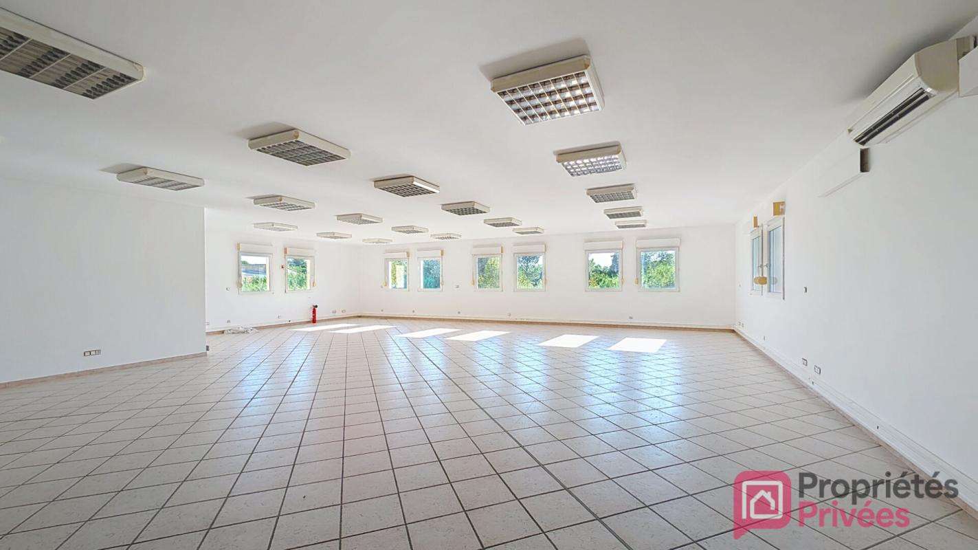 Location bureaux de 150m² à Saint Chamas