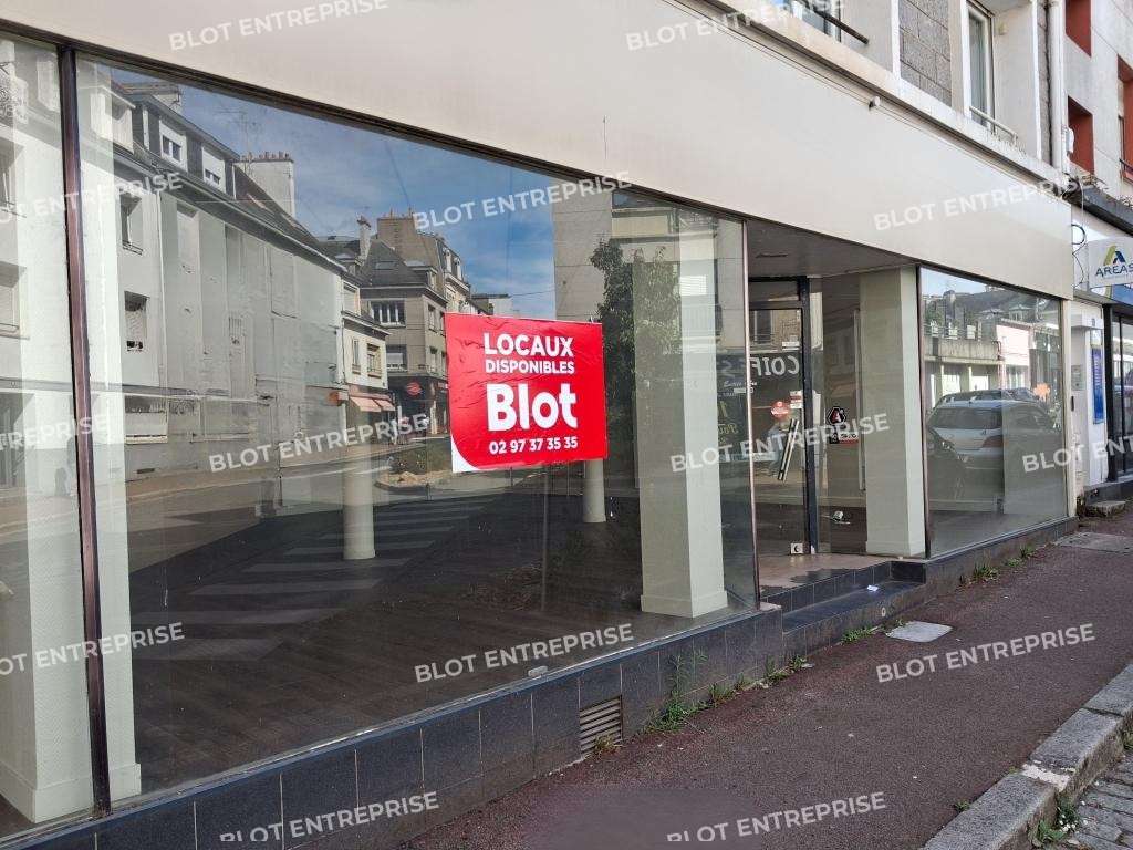 A louer local 147m² belle visibilité à Lorient