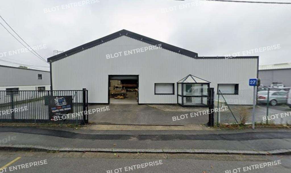 A louer local d'activités 305m² Brest zone Loscoat