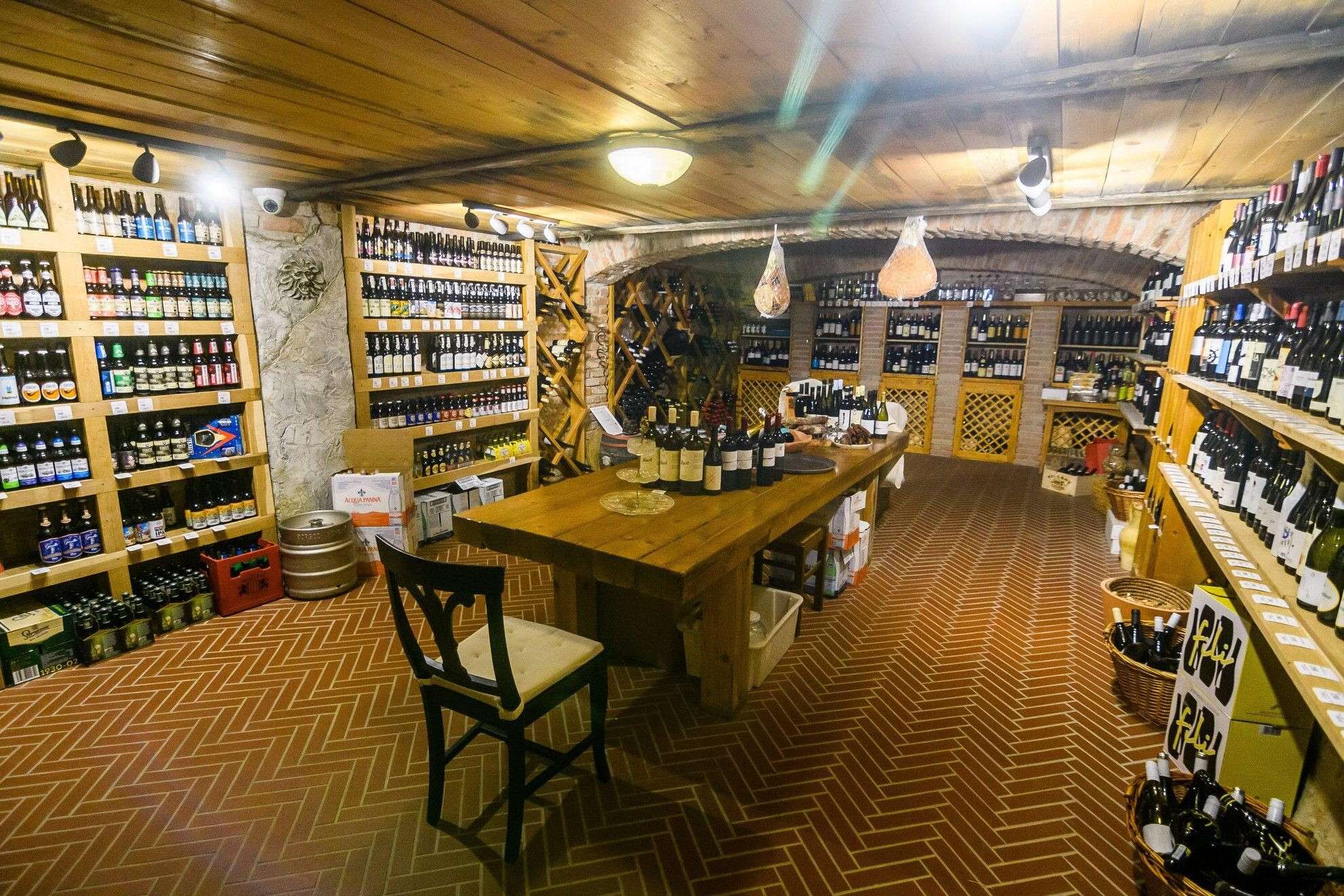 Vente cave à vins & épicerie à Lyon 69009