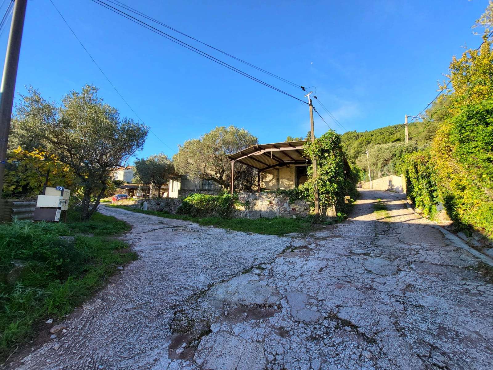 AV terrain 2200m² bâti de 120m² Solliès-Ville