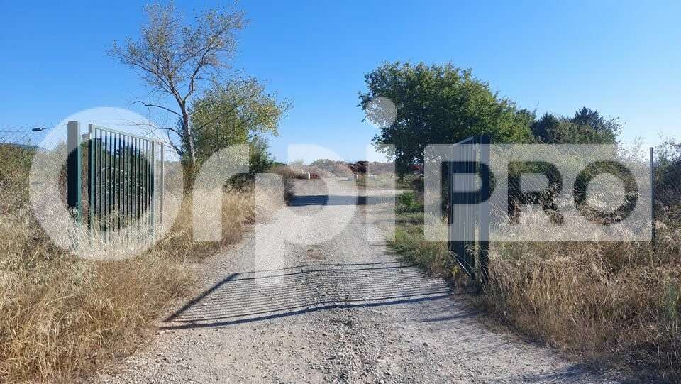 A louer terrain d'entreposage de 2000m² Manosque