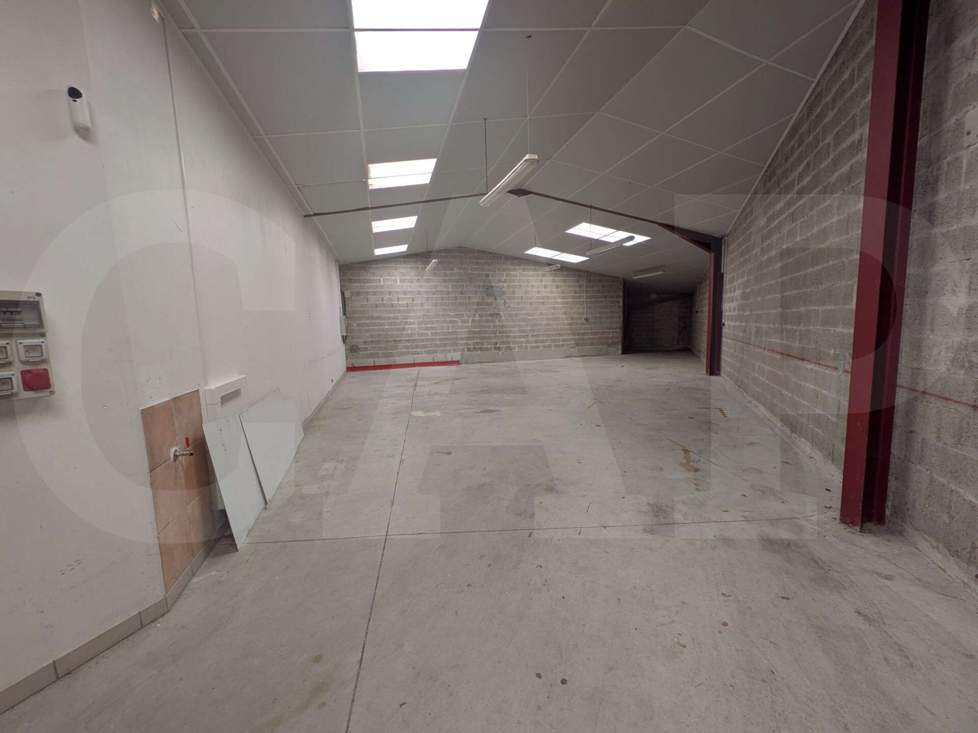 A louer bâtiment d'activités de 189m² à Saint-Avé