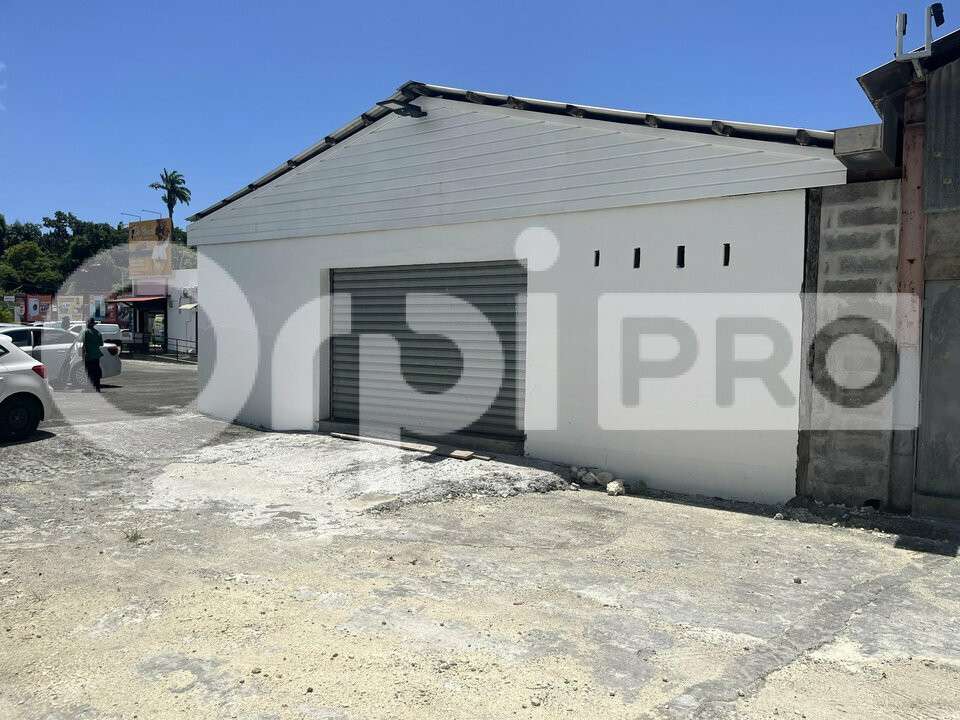 A Louer entrepôt de 150m² aux Abymes