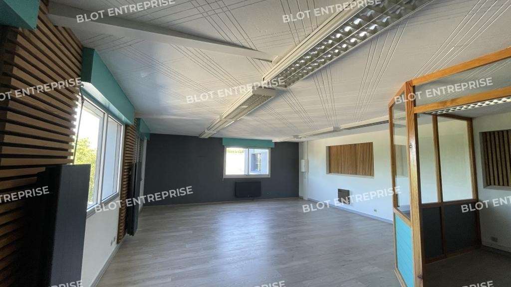 À vendre bureaux 100m² R+1 à Mesquer