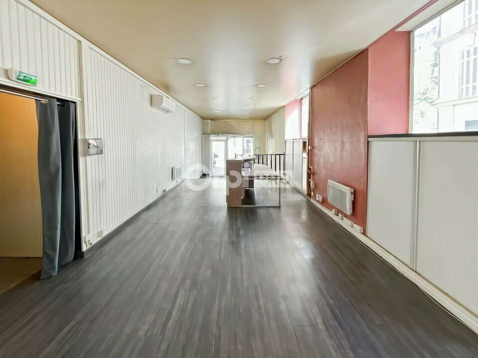 A louer local commercial 61m² Marseille 6 Lieutaud