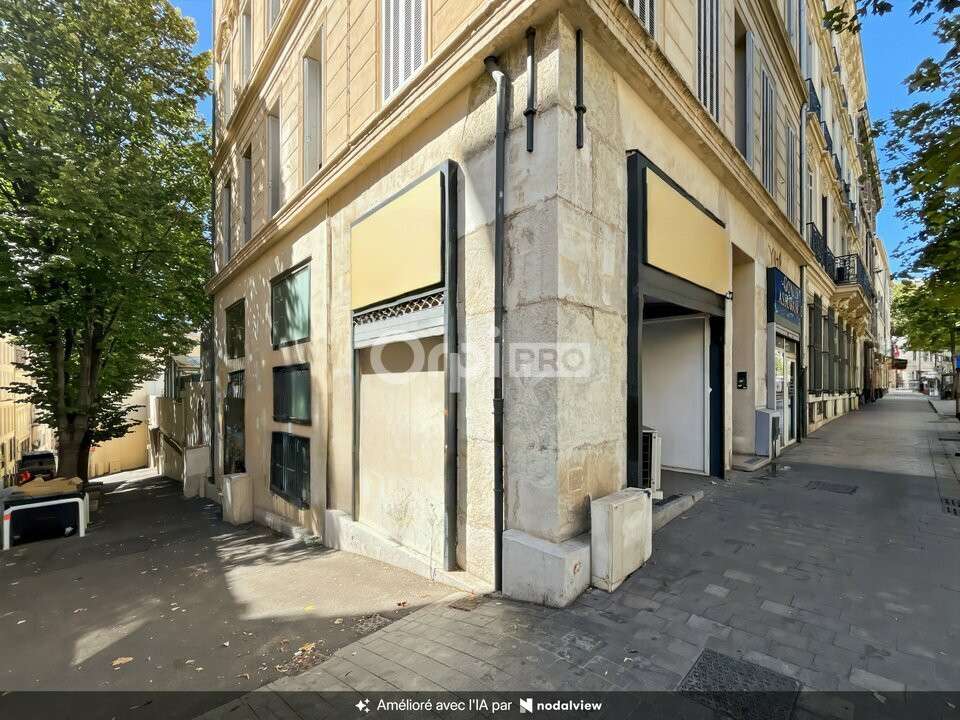 A louer local 131m² Cours Lieutaud Marseille 13006