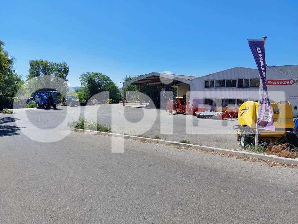 Loue local commercial 1905m² Manosque Saint-Joseph
