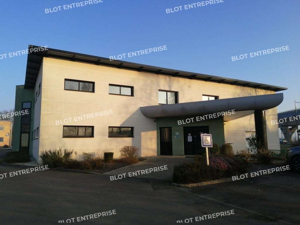 A louer bureaux 1041m² sur 2397m² à Rennes 