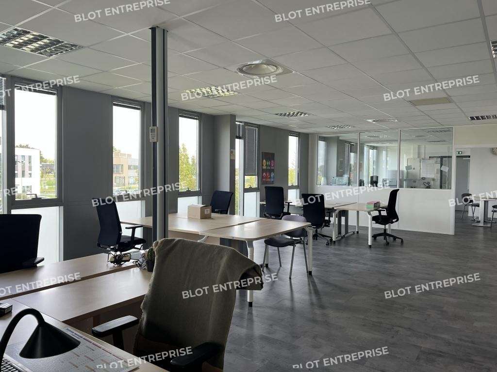 A louer bureaux 375m² R+1 à Vern-sur-Seiche