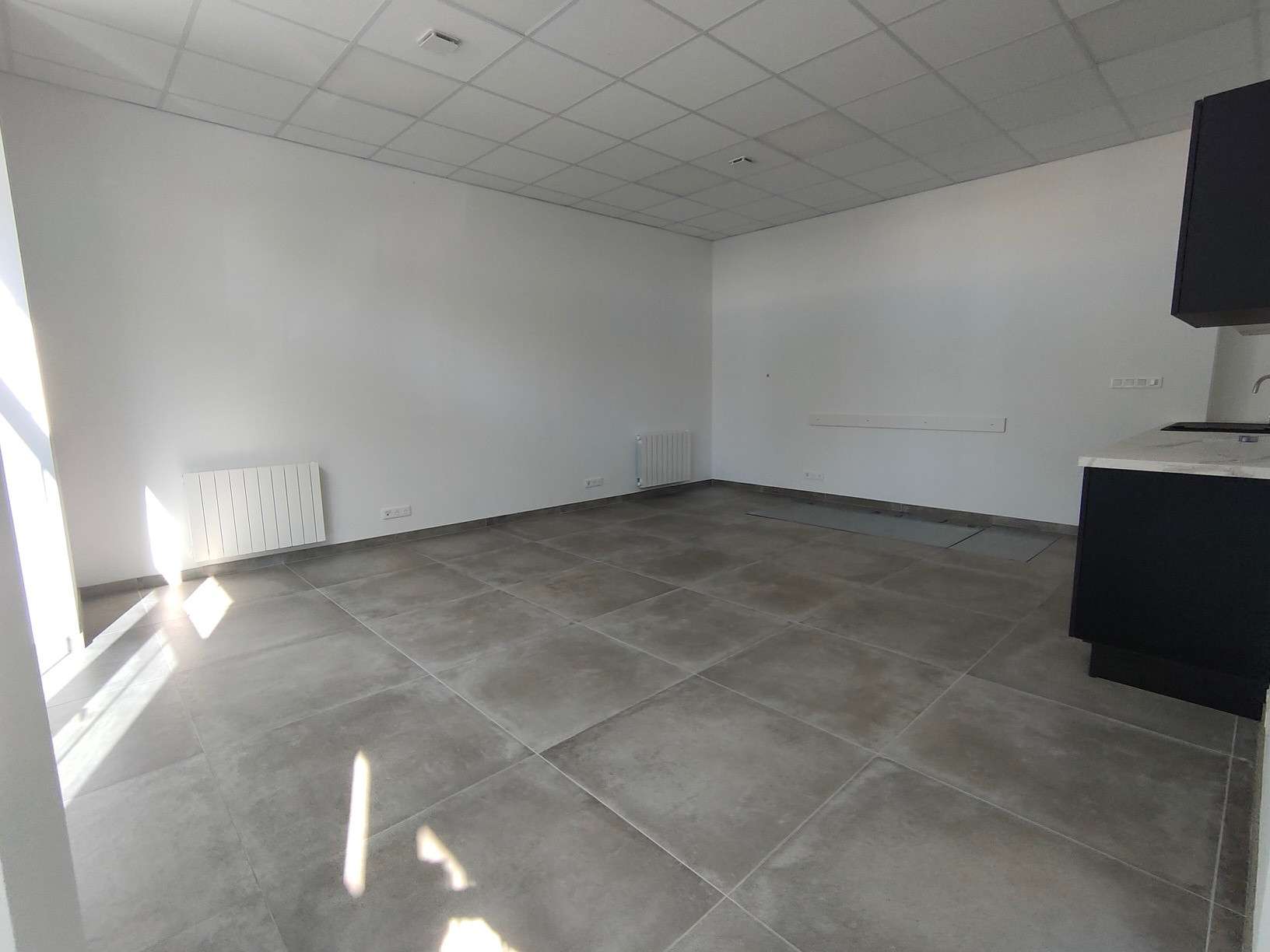 A louer local 40m² ZFU La Rochelle La Pallice