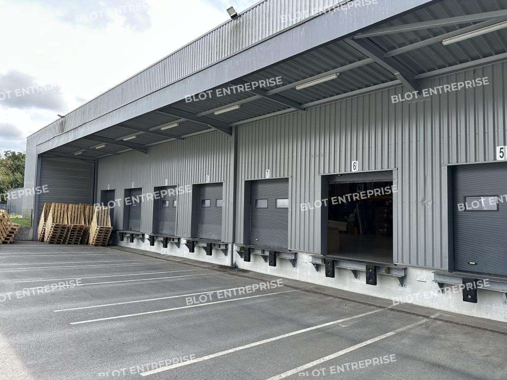 A vendre local d'activités de 2620m² à Languidic