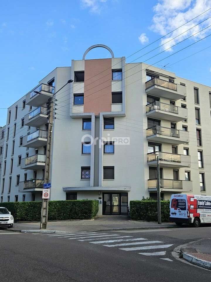 Bureau de 57m² à louer en RDJ Dijon port du Canal