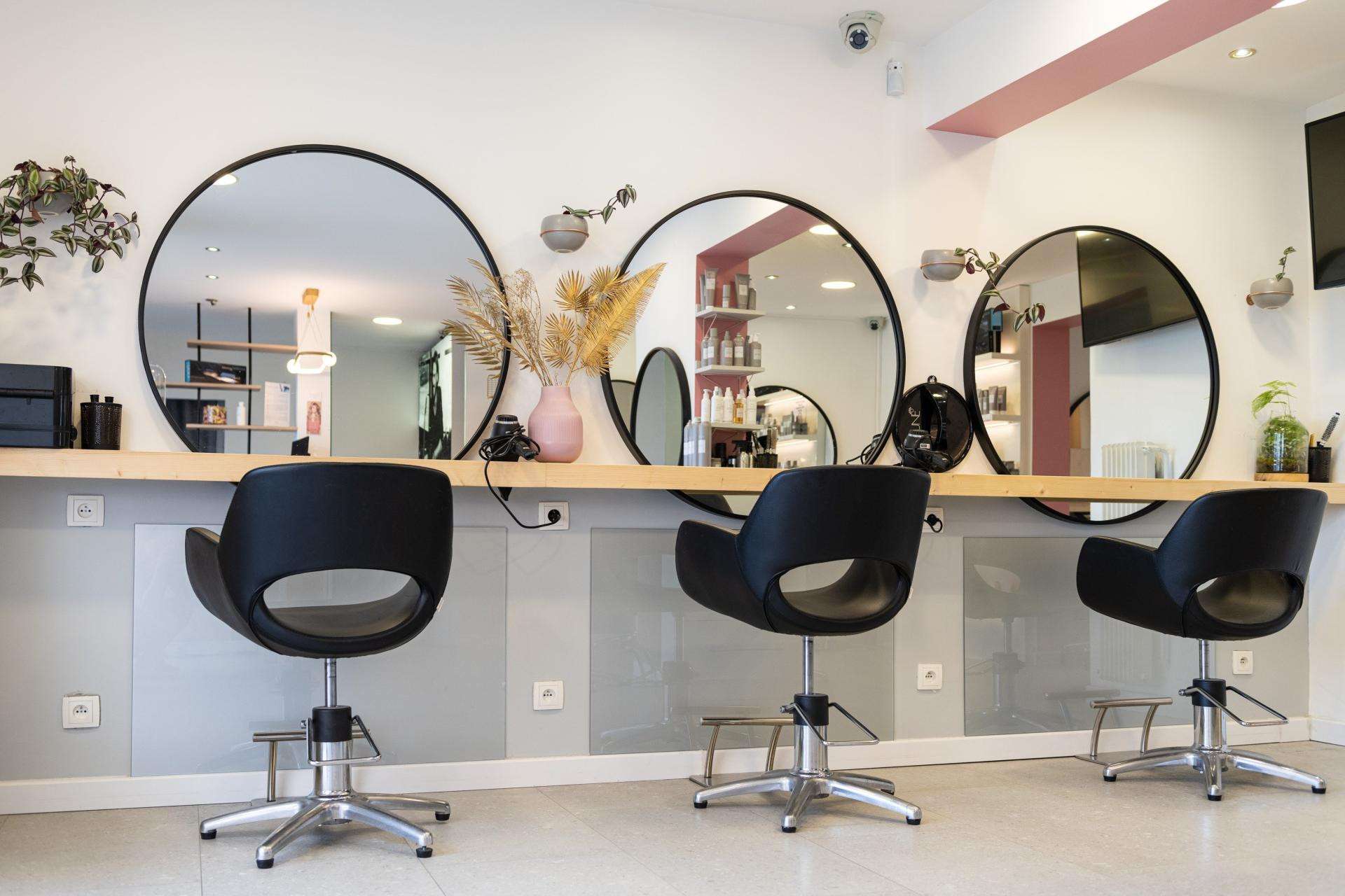 Vente salon de coiffure clé en main à Ambilly