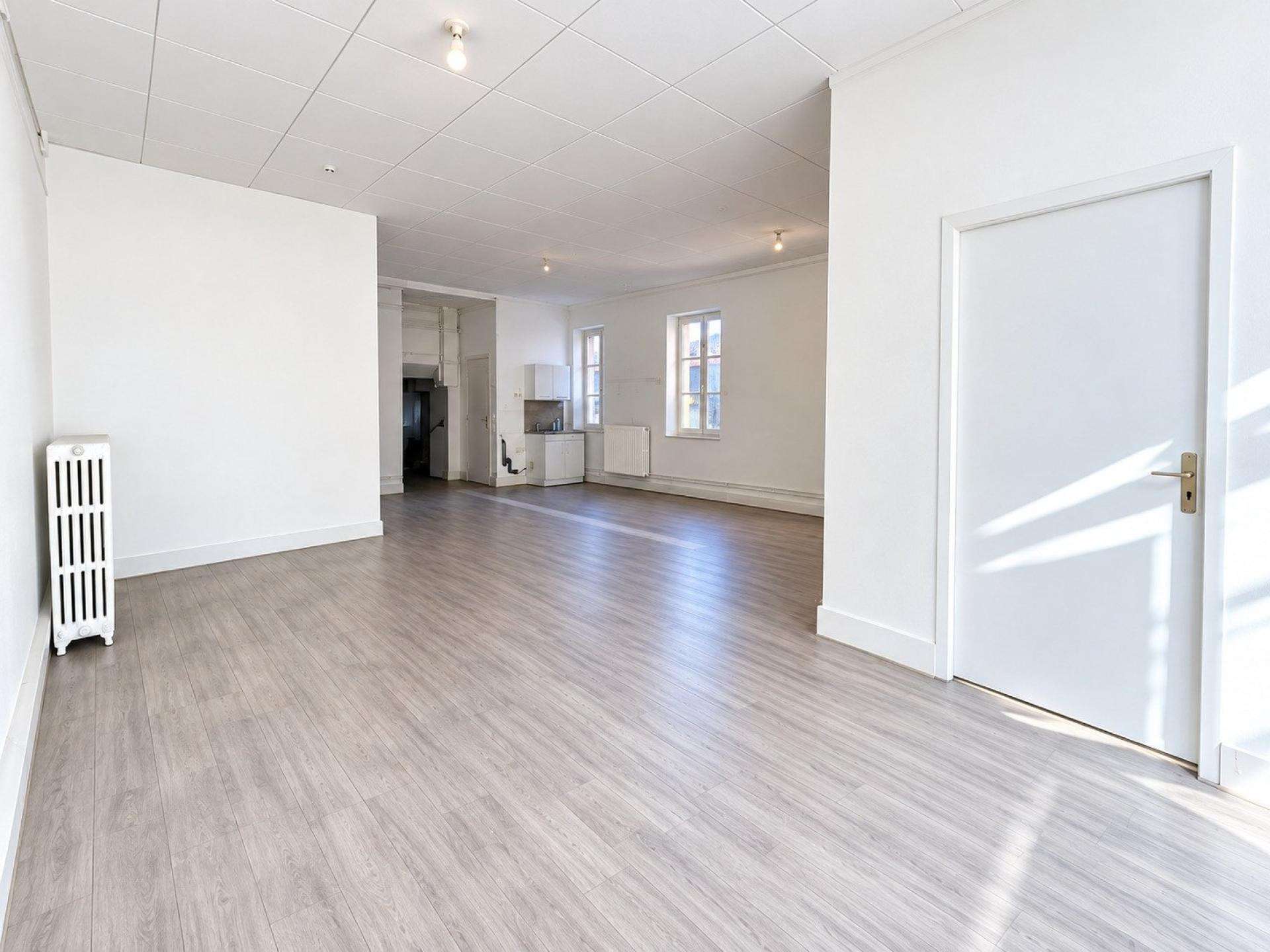 Local professionnel de 98m² à réinventer à Mâcon