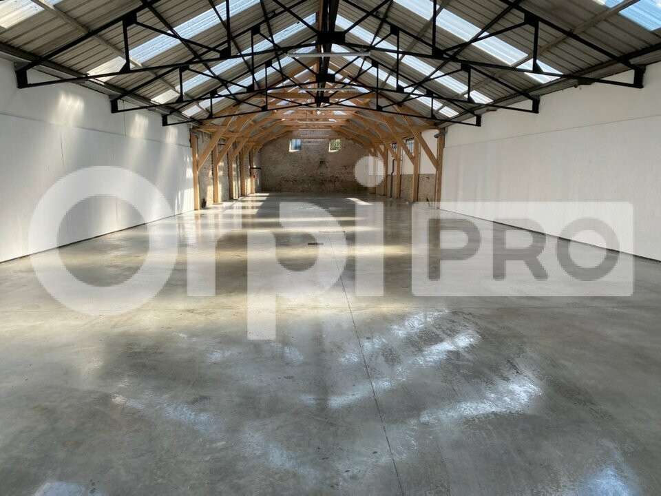 Local commercial 473m² à louer à Guérande centre
