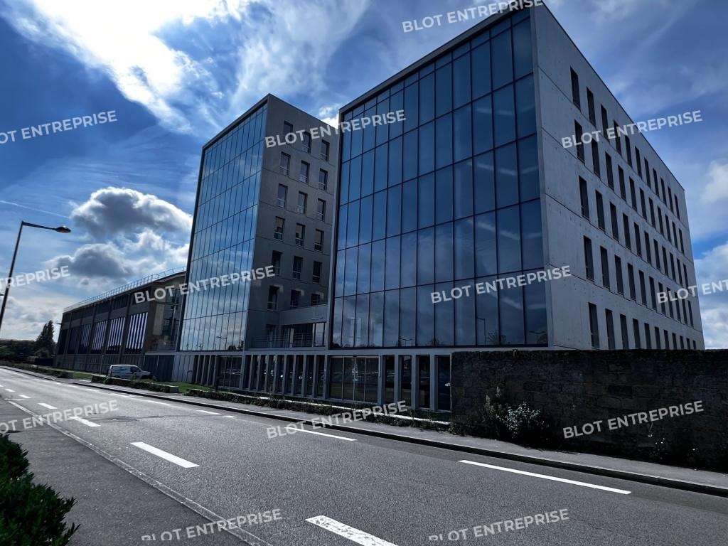 A louer bureaux 1 843m² Nantes quartier Haluchère