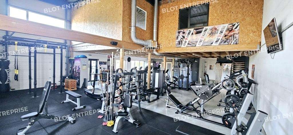 A vendre local d'activités de 373m² à Guipavas
