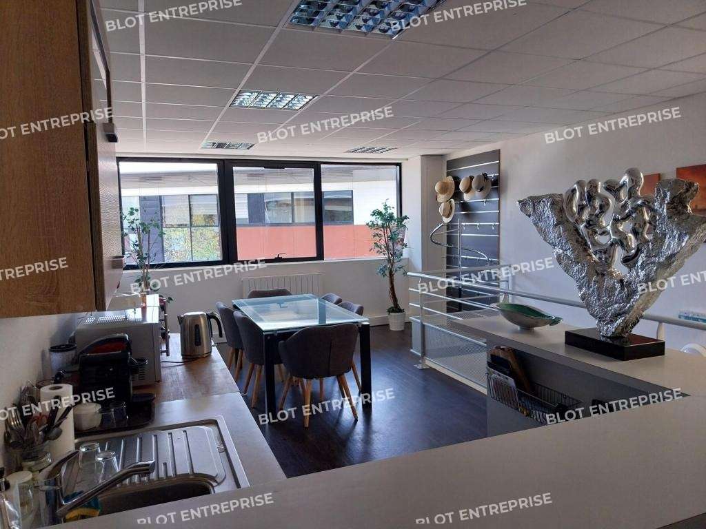 AV locaux d'activités 586m² Orvault ZAC Pentecôte